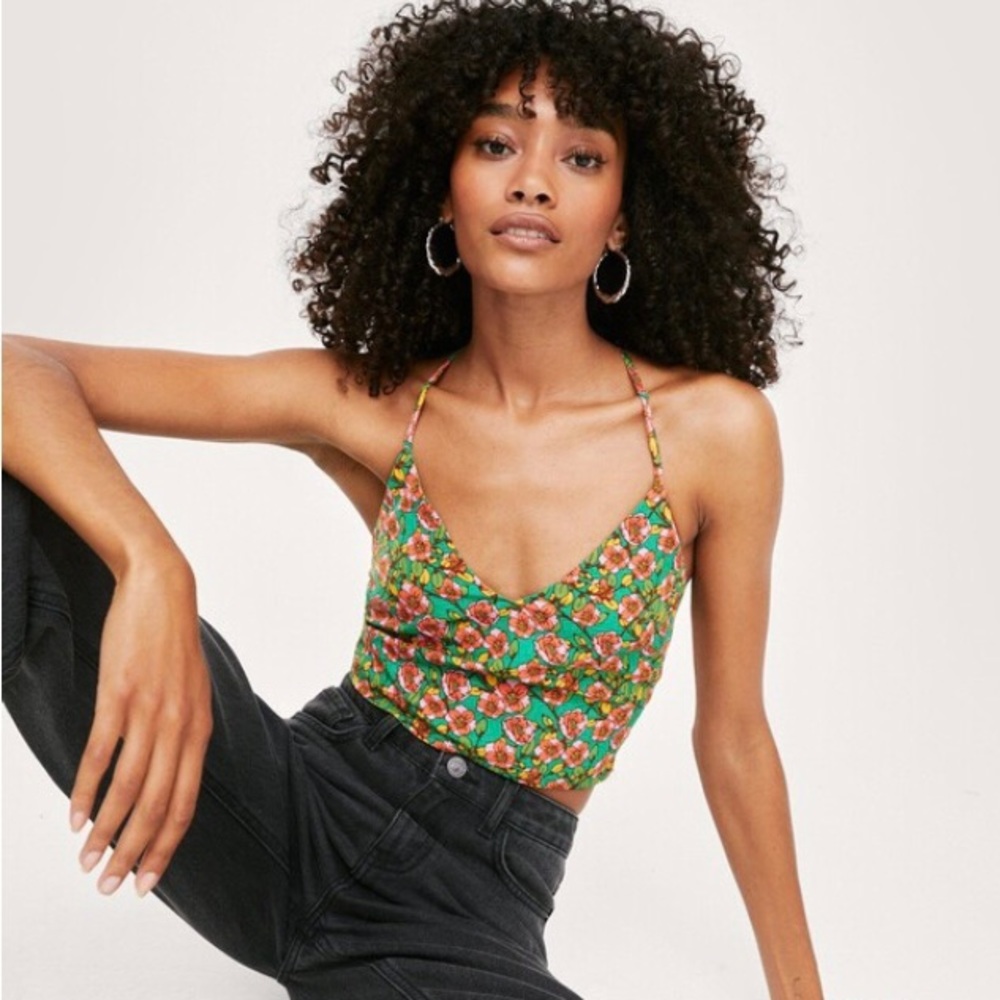 Nasty Gal Retro Floral Print T Bar Detail Cami Size: 2